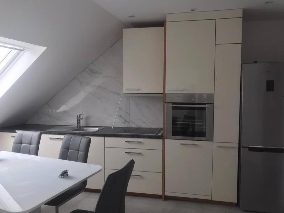 Apartment B01 Between Cologne & Bonn With Nature Access